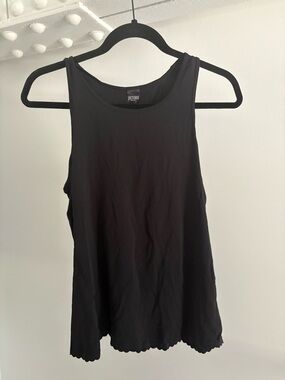 VS Victoria’s Secret Sport black tank top